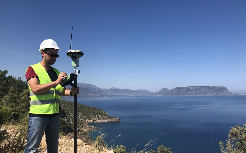 prendre les mesures d'un terrain
